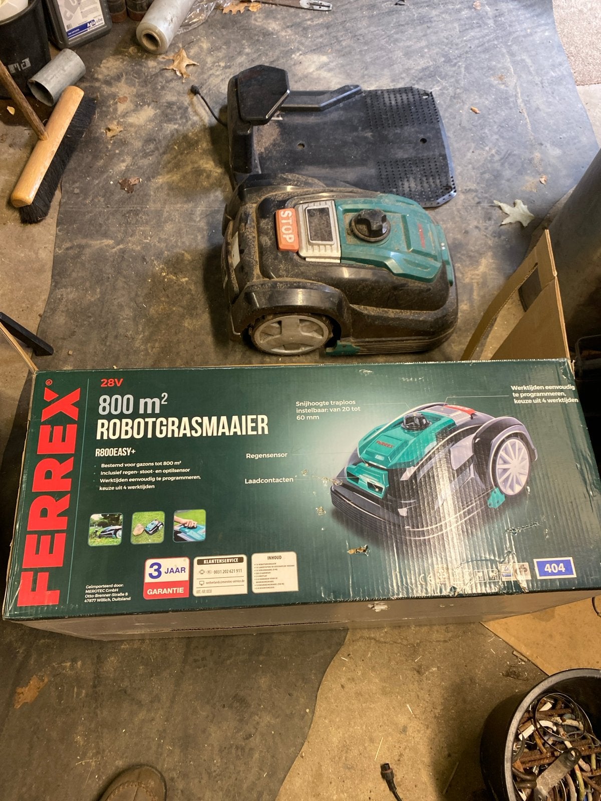 Ferrex Robotmaaier R800Easy - 800 m² voor onderdelen, Tuin en Terras, Ophalen, Cirkelmaaier, Gebruikt, Accu-grasmaaier