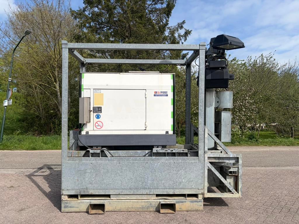 Bredenoord 22,5 kva lichtmast grote tank aggregaat, Ophalen of Verzenden, Zo goed als nieuw, Dieselolie