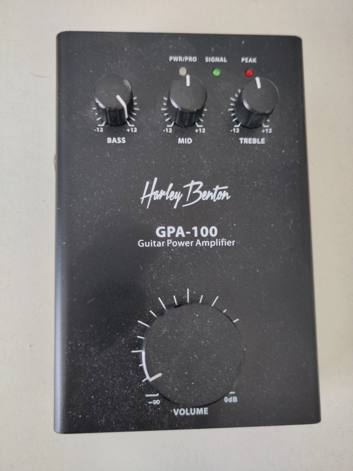 Harley Benton GPA-100 Gitaar Power Amp 100 Watt, Ophalen of Verzenden, Zo goed als nieuw, 100 watt of meer