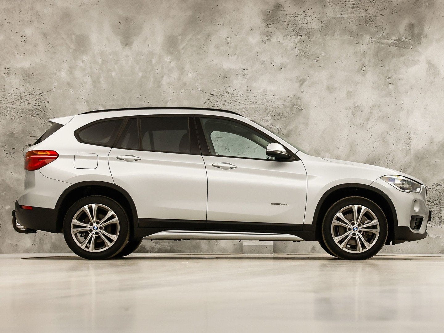 BMW X1 sDrive20i Sport 192Pk Automaat (NAVIGATIE, CLIMATE, T, Auto's, Stof, Origineel Nederlands, Bedrijf, Verwarmde buitenspiegels