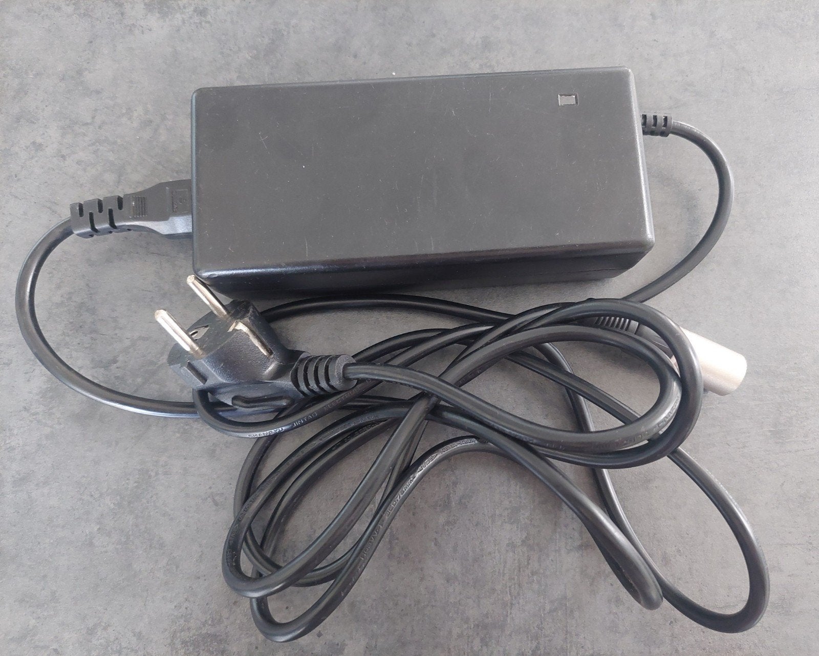 Qwic fietslader 36V Li-ion acculader, Ophalen of Verzenden, Gebruikt
