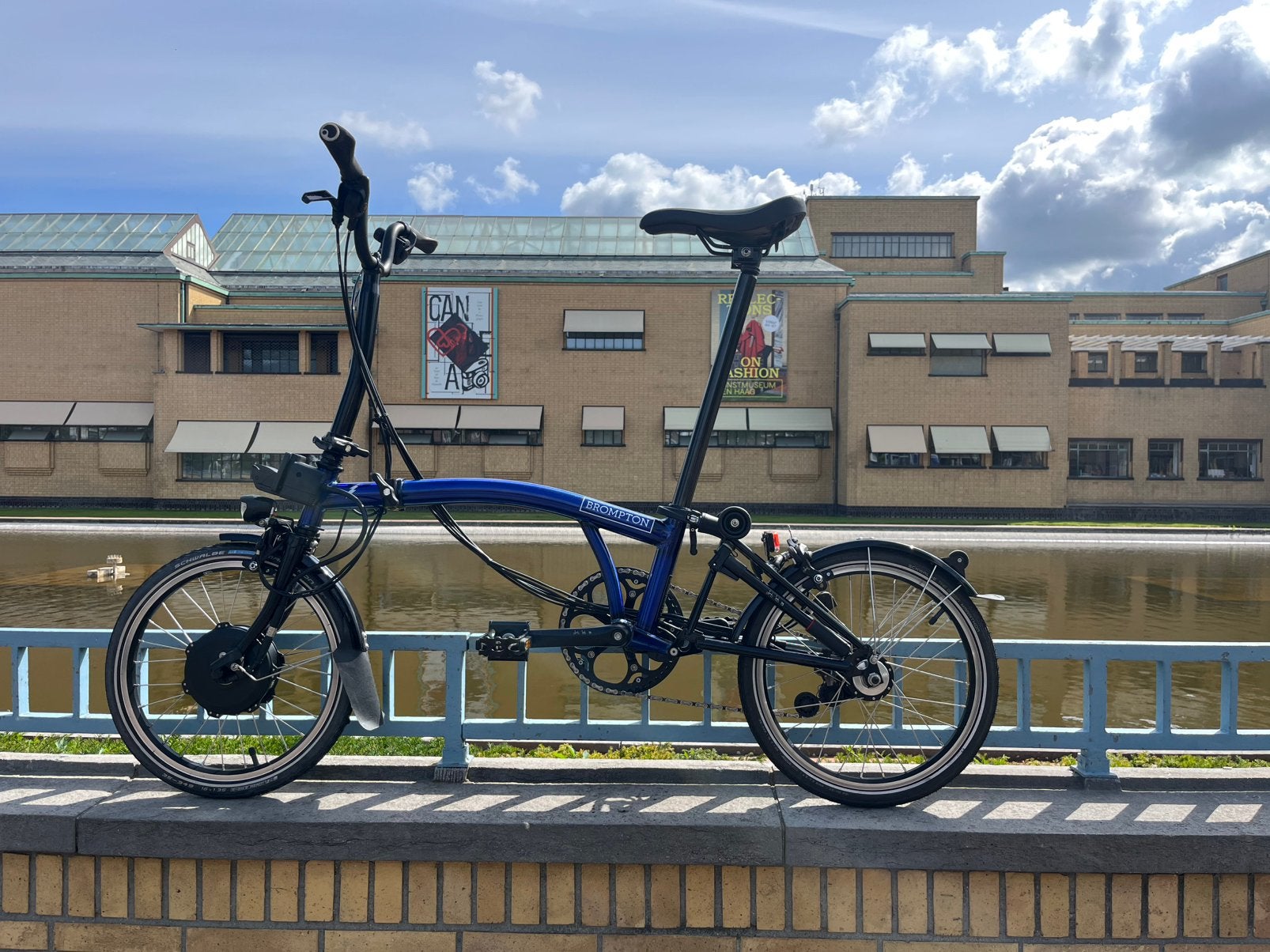 Brompton C-line Electric 6speed Nieuwstaat Bold Blue Lacquer, Ophalen, Brompton, 16 tot 18 inch, Versnellingen