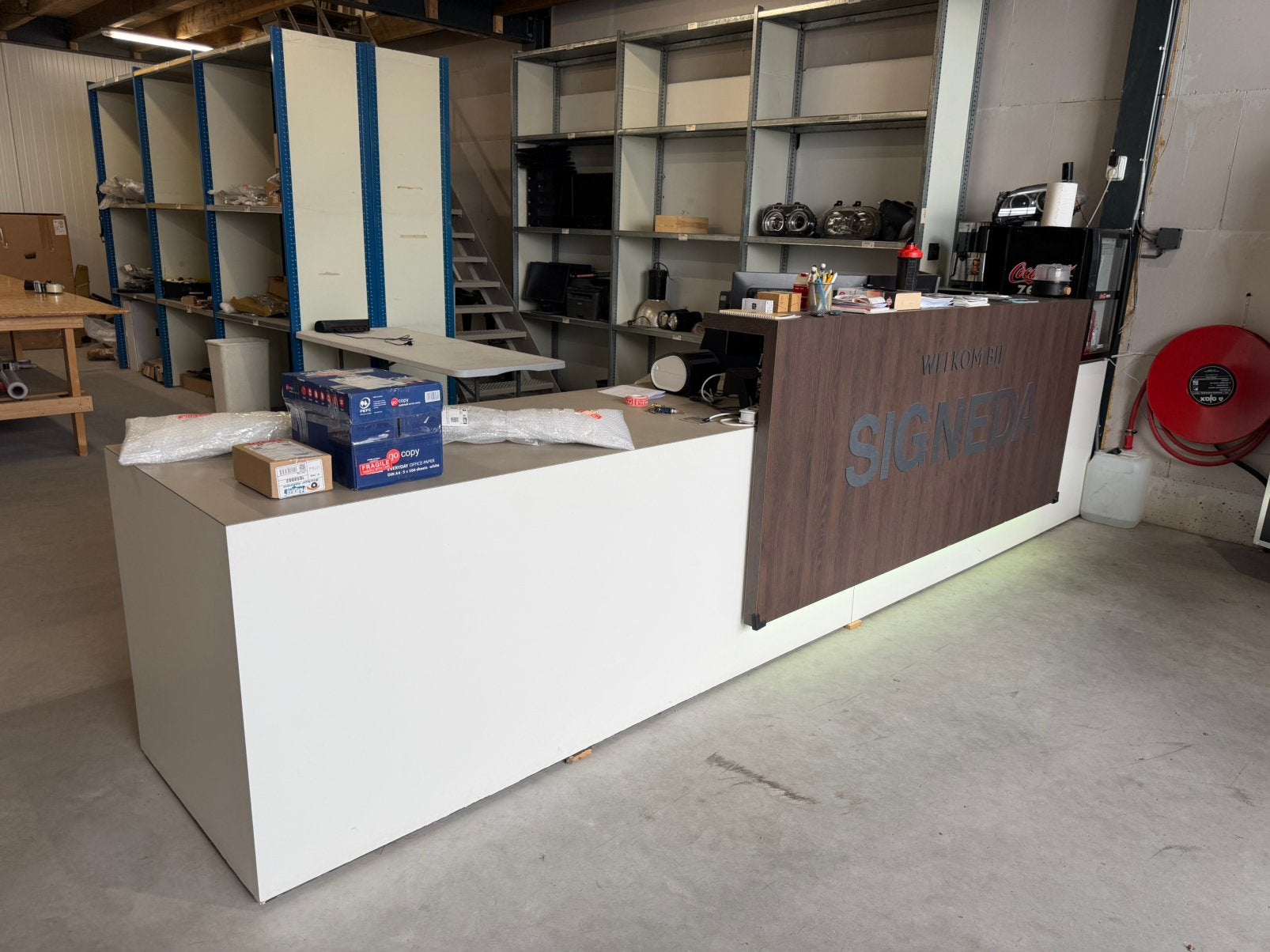 Balie, Huis en Inrichting, Bureaus, Ophalen of Verzenden, Zo goed als nieuw, Overige typen