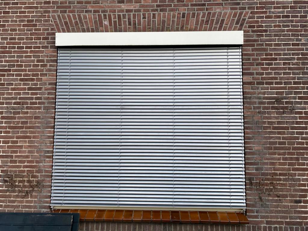 Elektrisch Luxaflex zonnescherm Somfy, Ophalen, Gebruikt, Elektrisch, Minder dan 250 cm