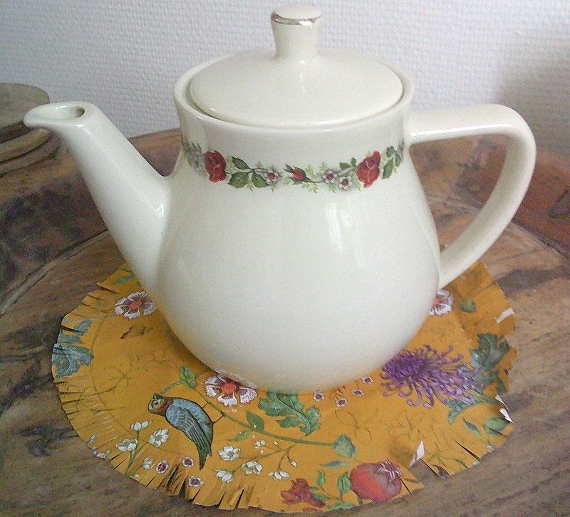D.E. Brocante theepot met roosjes VINTAGE, Ophalen of Verzenden
