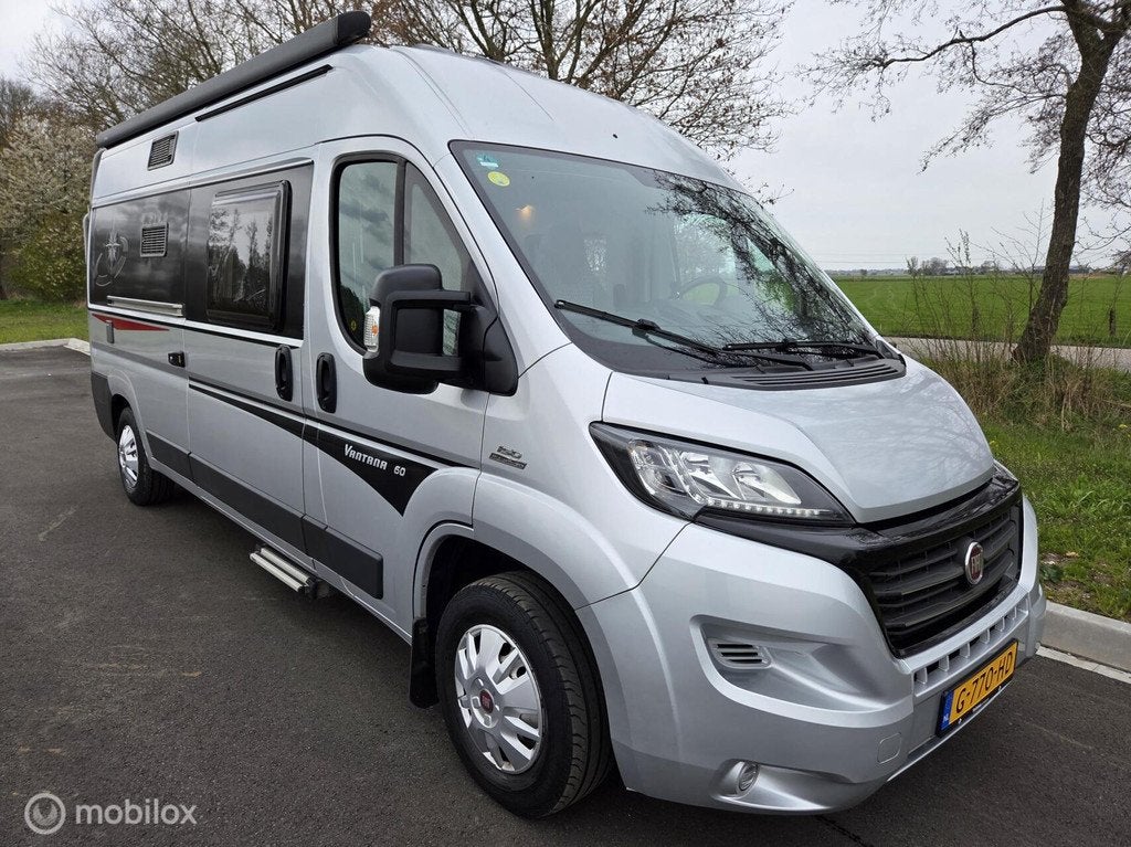 Hobby Vantana 60 Luxe buscamper 2016 Solar Euro-5, 148pk, Caravans en Kamperen, Buscamper of Camperbus, Hobby, 6 tot 7 meter, Bedrijf