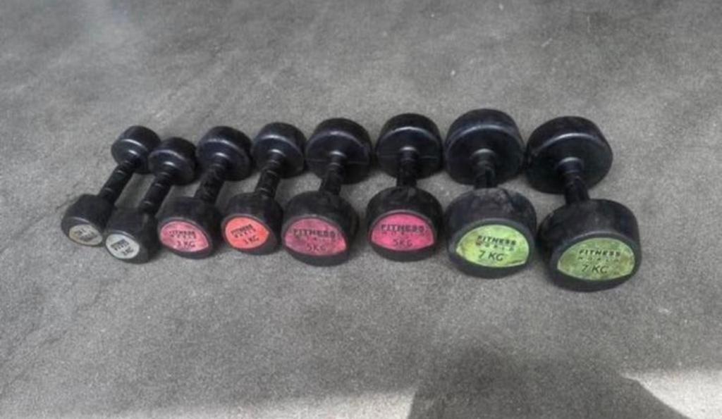 Vaste Dumbells 2x2kg ,2x3kg,2x4kg 2x5kg,2x7kg, Sport en Fitness, Fitnessmaterialen, Gebruikt, Dumbbell, Ophalen