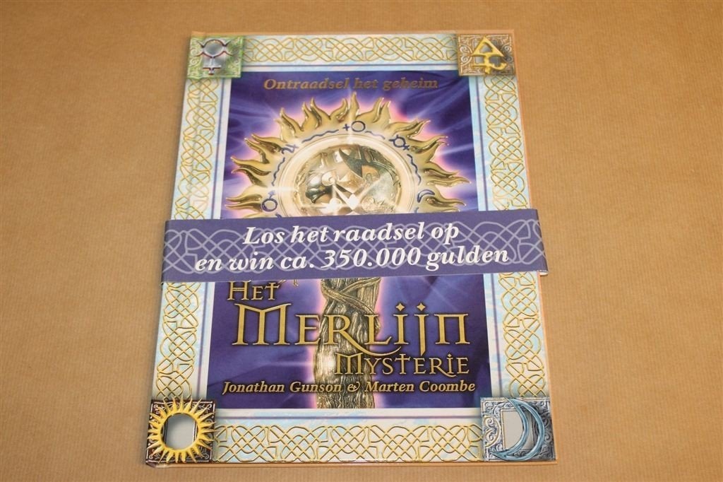 Het Merlijn Mysterie — Puzzelboek, Toverstaf Zoeken, Boeken, Ophalen of Verzenden, Zo goed als nieuw, Fictie algemeen