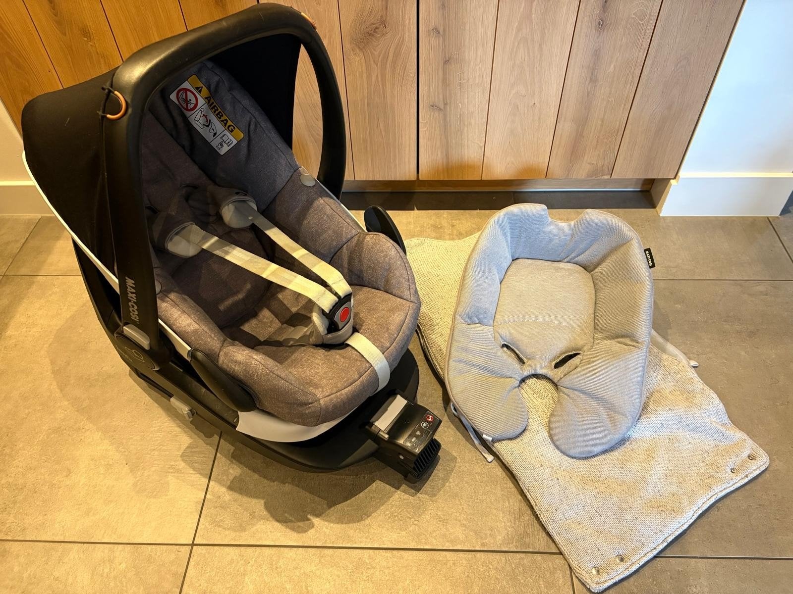 Maxi-Cosi Pebble plus autostoel met zonneklep en verkleiner, Ophalen, Autogordel of Isofix, Gebruikt, 0 t/m 13 kg