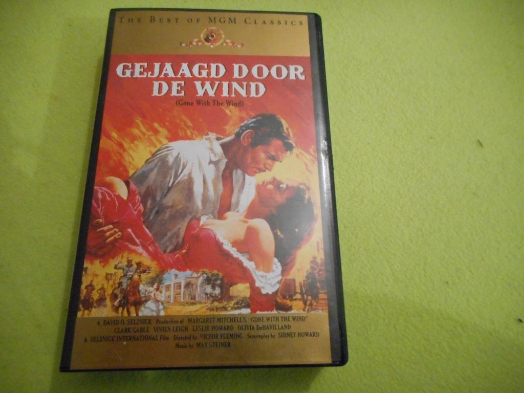 GEJAAGD DOOR DE WIND! Top Speelfilm Klassieker Op VIDEO!, Cd's en Dvd's, Alle leeftijden, Verzenden, Zo goed als nieuw, Overige genres