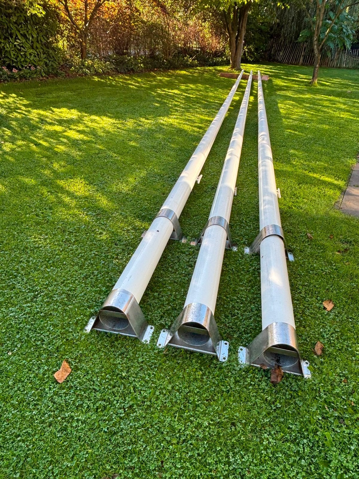 3x aluminium vlaggenmast 11 meter met RVS gevelbevestiging, Diversen, Ophalen