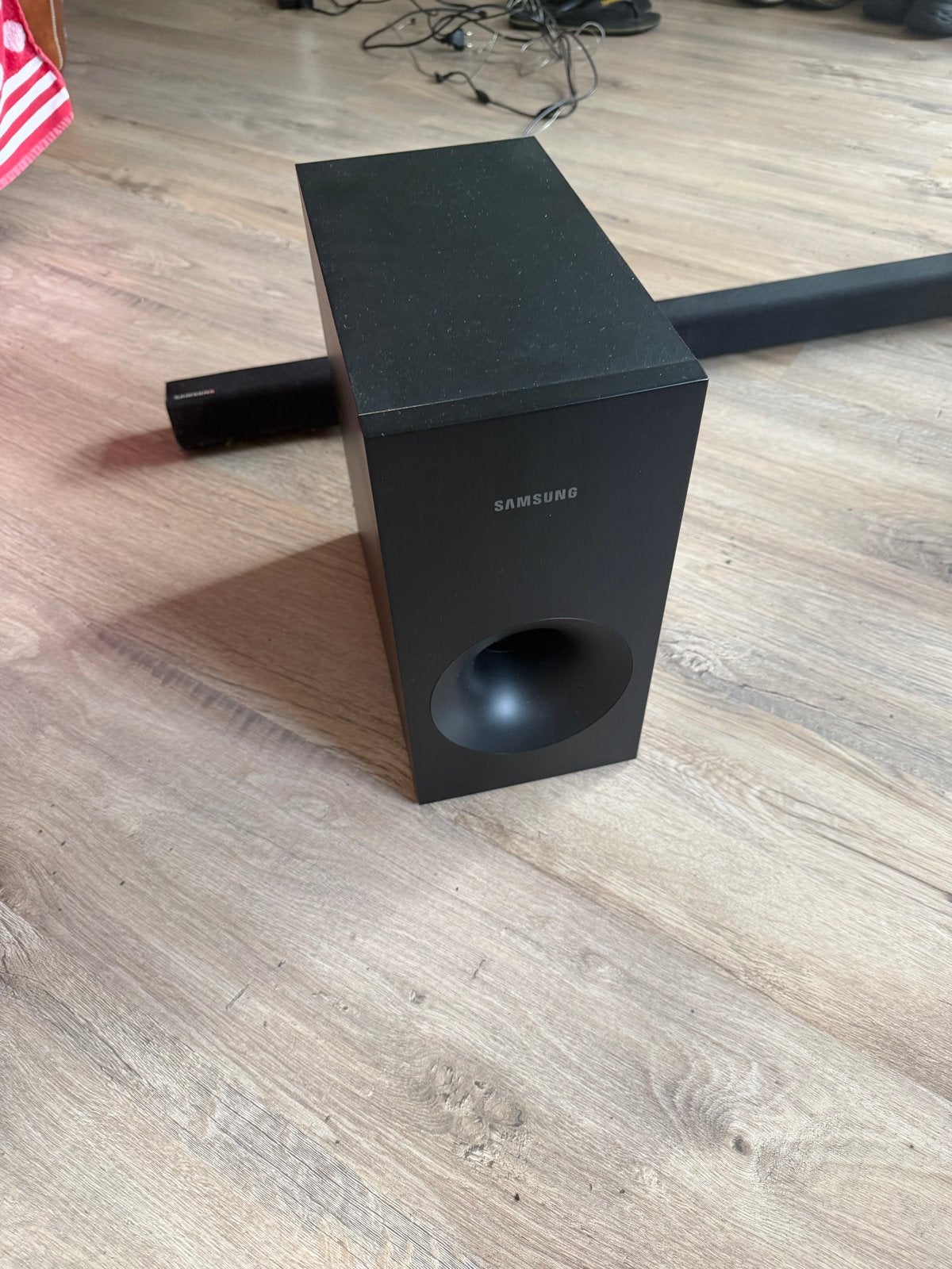 Samsung HW-F350 Soundbar met Subwoofer, Ophalen, Met externe subwoofer, Gebruikt