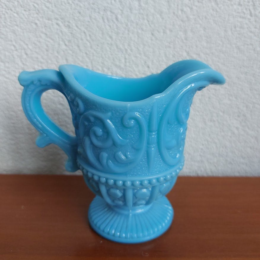 1933 Portieux Vallerysthal Louis XV Blauw Opaline Creamer, Ophalen of Verzenden