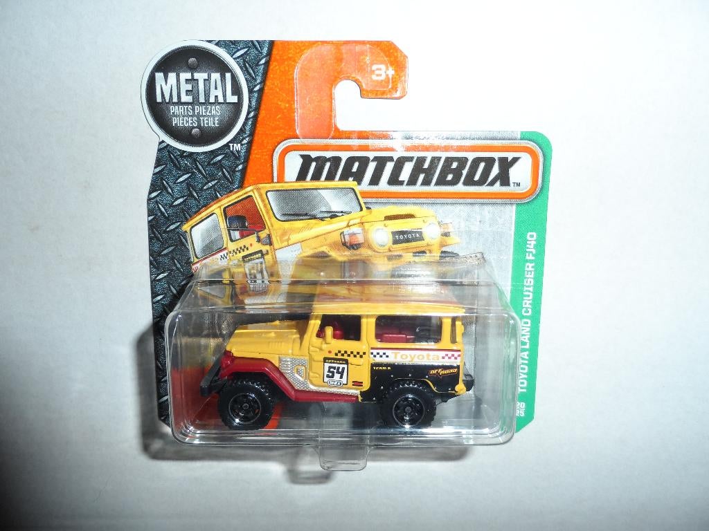 Matchbox - Toyota Land Cruiser FJ40 (geel) 1:64, Hobby en Vrije tijd, Ophalen of Verzenden, Nieuw, Auto