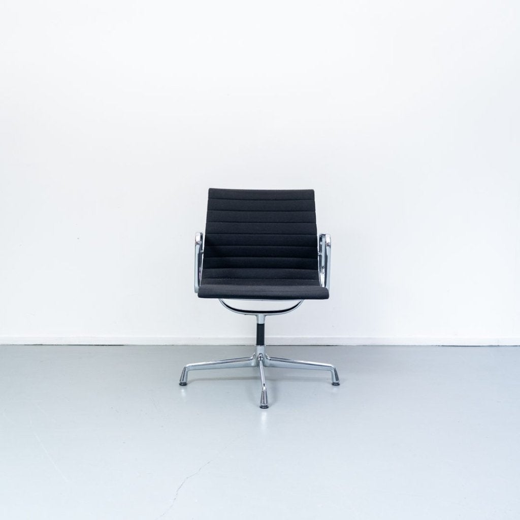 Vitra Eames EA 107 Stoel Zwart Hopsak - Chroom, Niet ingevuld, Zo goed als nieuw, Niet ingevuld, Niet ingevuld