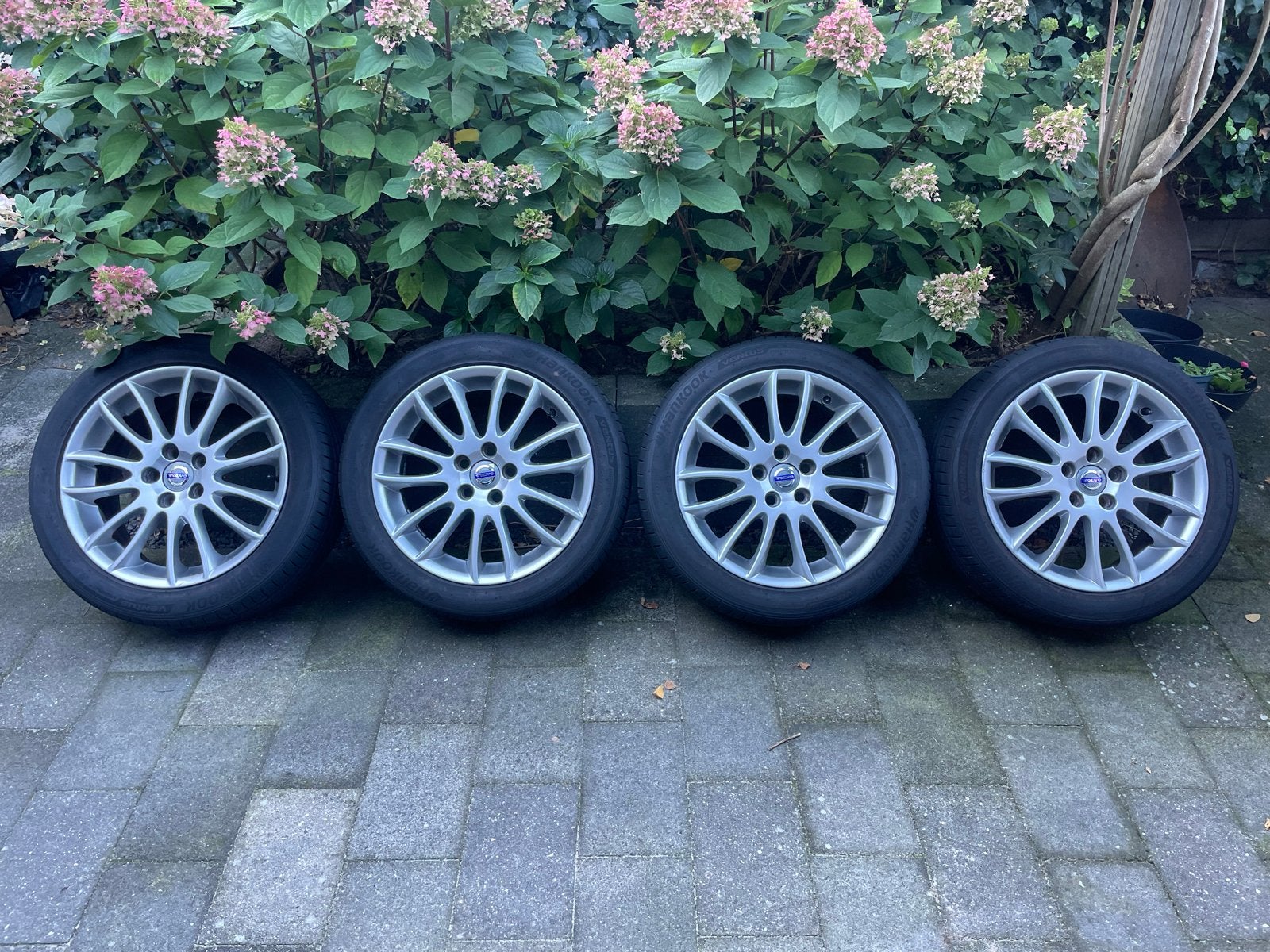 Volvo 17 inch velgen met Hankook zomerbanden, Ophalen, Gebruikt, Banden en Velgen, 17 inch