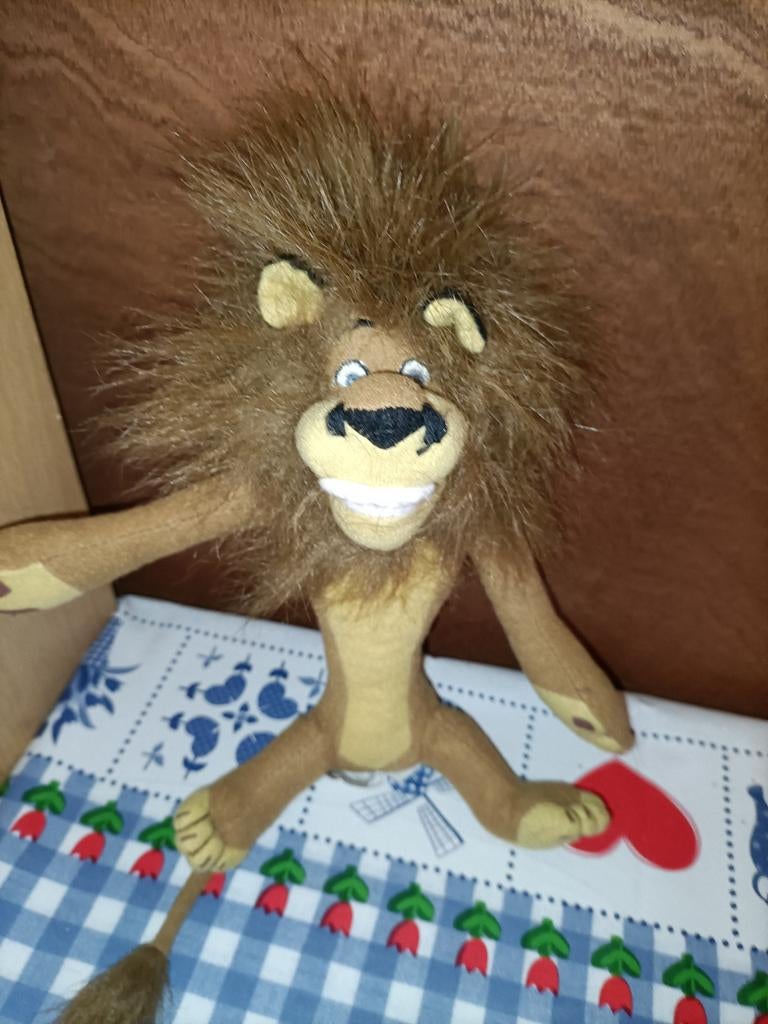 Madagascar Alex de Leeuw knuffel Super de Boer 25 cm groot, Kinderen en Baby's, Speelgoed | Knuffels en Pluche, Ophalen of Verzenden