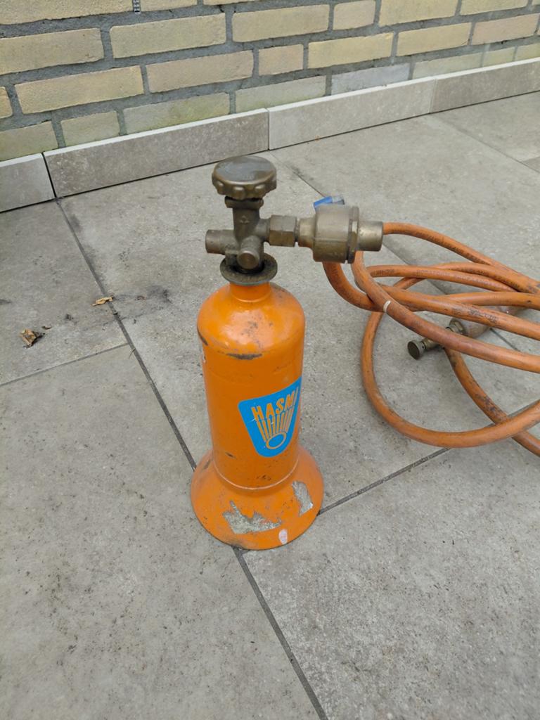 Karwei gasfles met slang voor loodgieterswerk, Ophalen, Gebruikt
