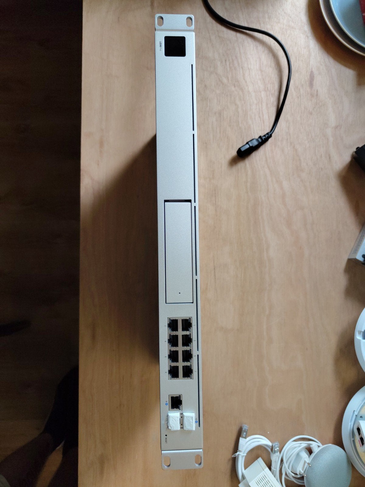 Unifi Dream Machine Pro (UDM Pro) - Gereset en Compleet, Ophalen of Verzenden, Zo goed als nieuw, Router, UniFi Ubiquiti