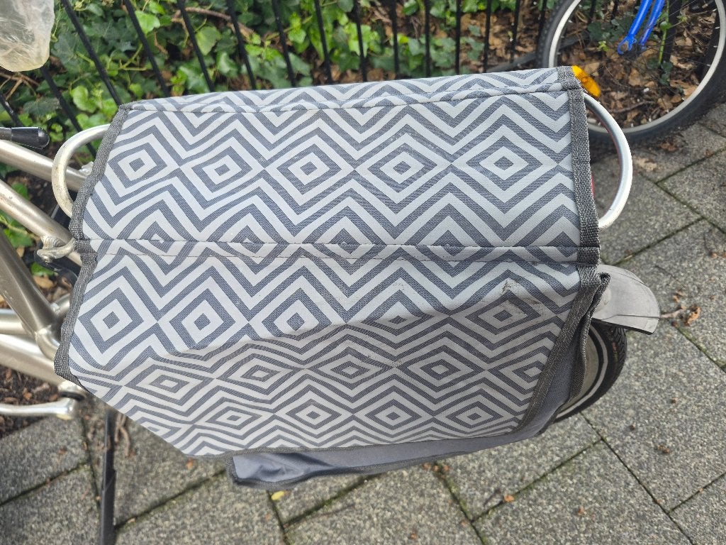 Dubbele Fietstassen, Waterdicht Fietstassen, 32 Liter, Zwart, Ophalen, Gebruikt, Basil  zwart