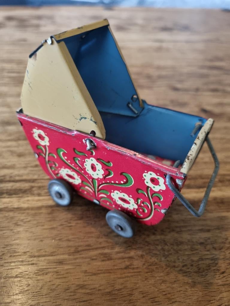 Vintage blikken poppenwagen, Antiek en Kunst, Antiek | Speelgoed, Ophalen of Verzenden