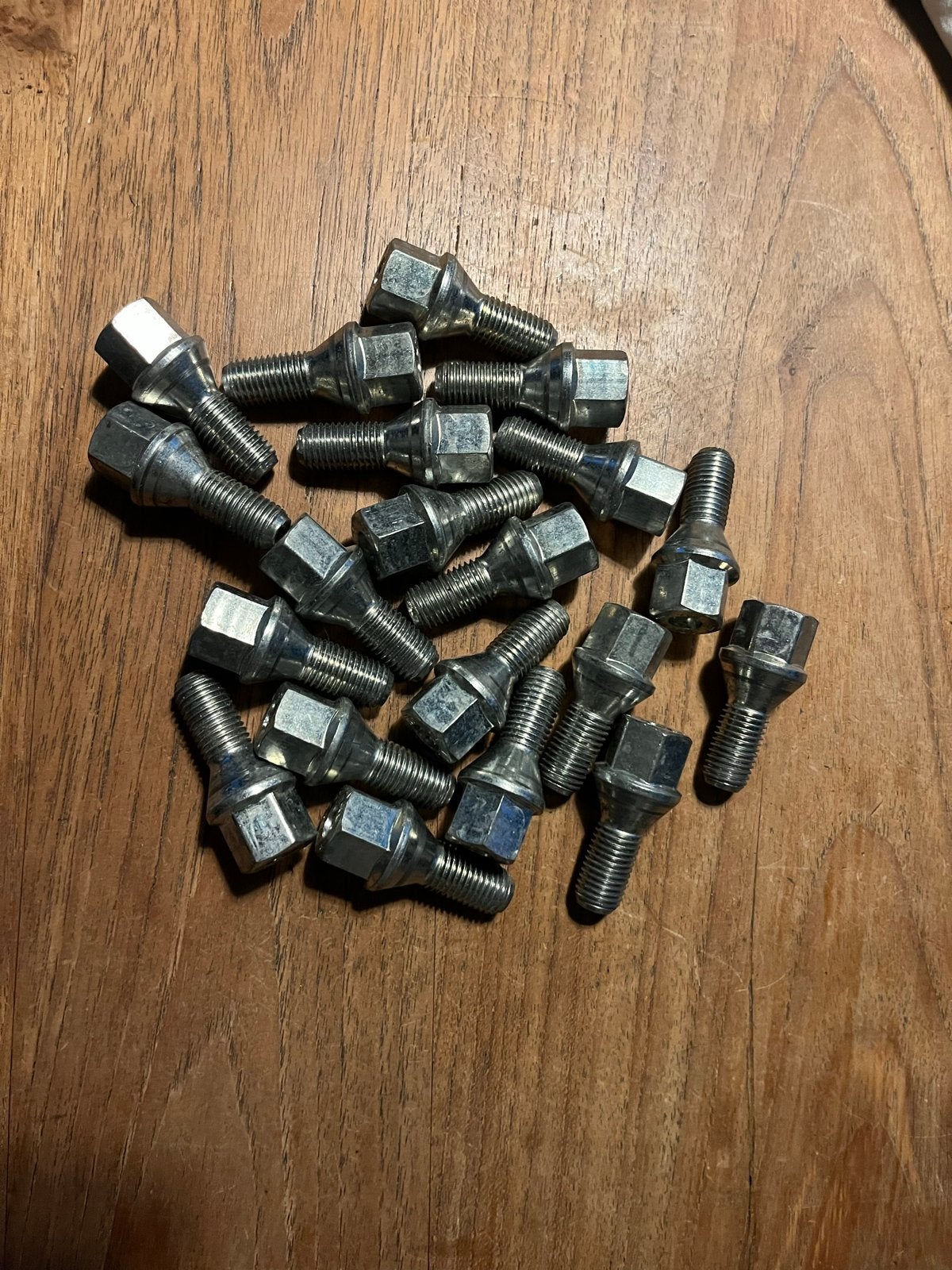 20x Wielbouten wiel bouten M12x1,5 M12 x 1,5 conisch, Ophalen of Verzenden, Gebruikt, Overige automerken