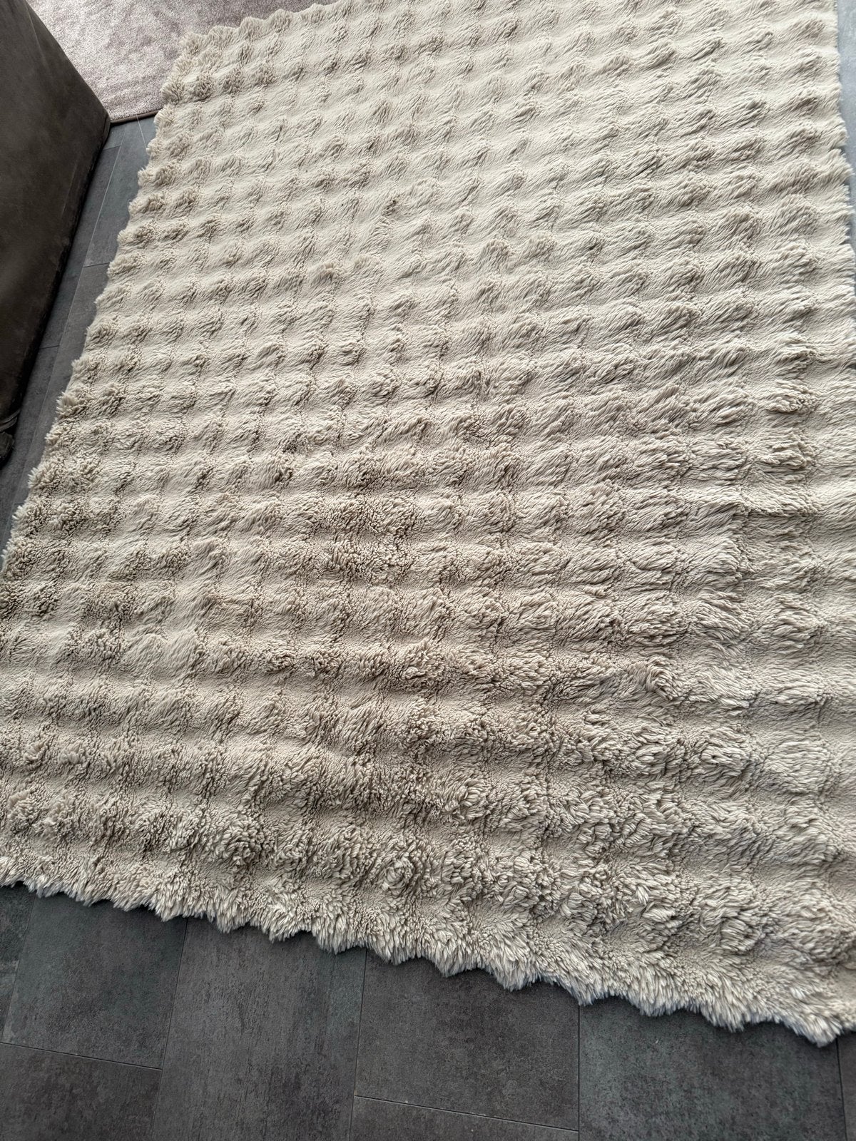 Fluffy Zacht beige tapijt met reliëfpatroon, Ophalen, Gebruikt, Beige, 150 tot 200 cm