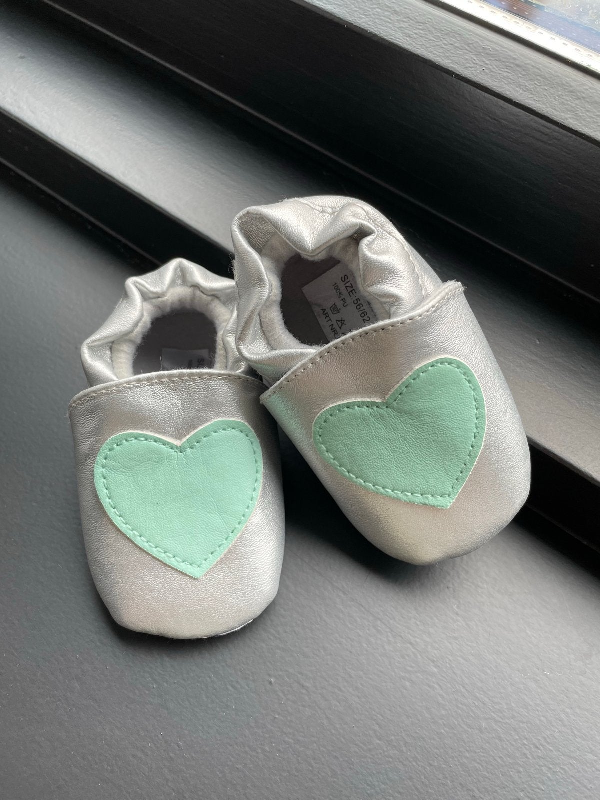 Nieuwe zilverkleurige babyschoentjes maat 56/62, Ophalen of Verzenden, Nieuw, Jongetje of Meisje, Schoentjes