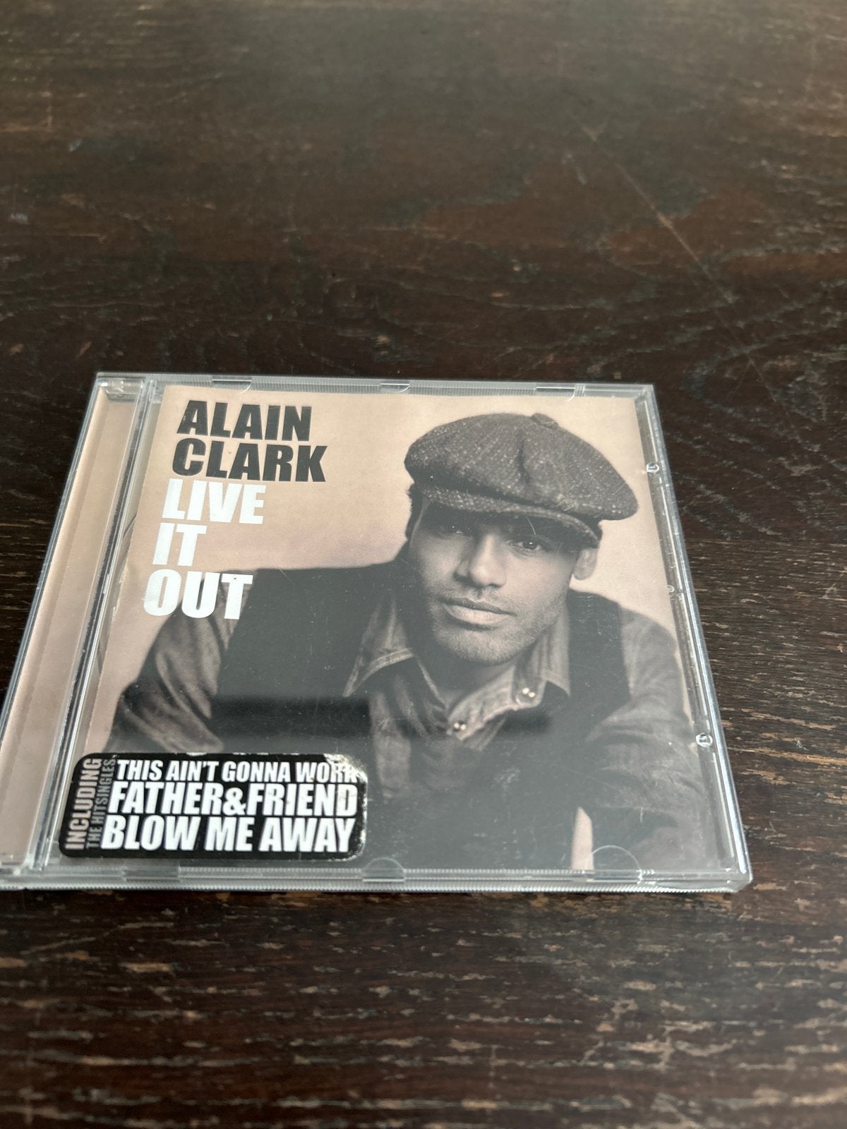 Alain Clark - Live It Out CD (Zo goed als nieuw), Ophalen of Verzenden, Zo goed als nieuw, Album, Inclusief boekje