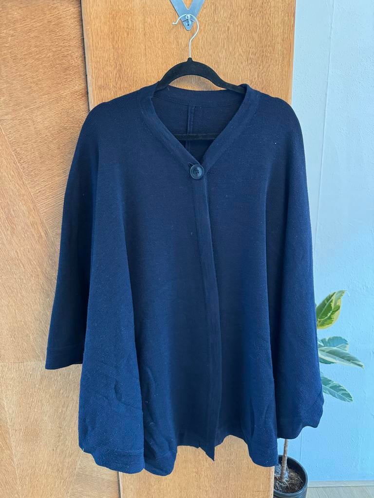 Donkerblauwe wollen omslagdoek KLM, Kleding | Dames, Ophalen of Verzenden, Zo goed als nieuw, Maat 38/40 (M), Pashmina