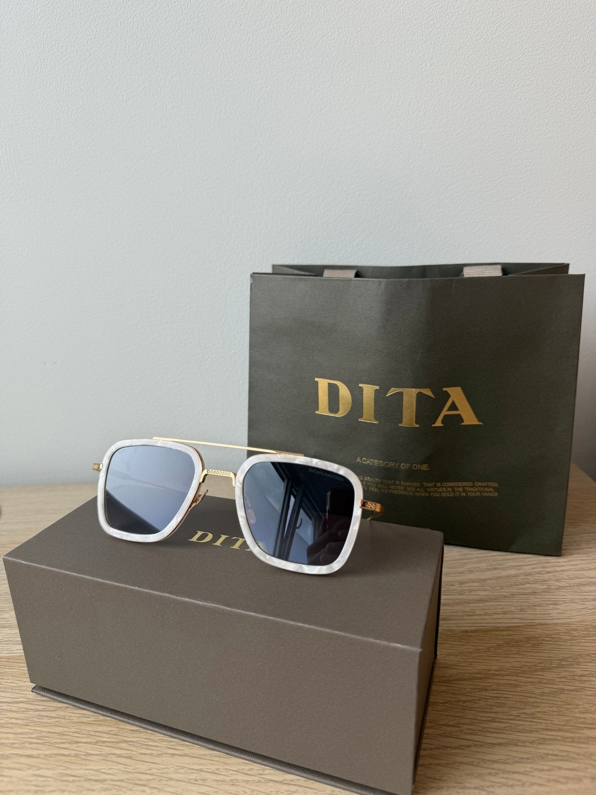 DITA Flight 006 Zonnebril Wit/Goud - Zo goed als nieuw, Sieraden, Tassen en Uiterlijk, Zonnebrillen en Brillen | Heren, Ophalen of Verzenden