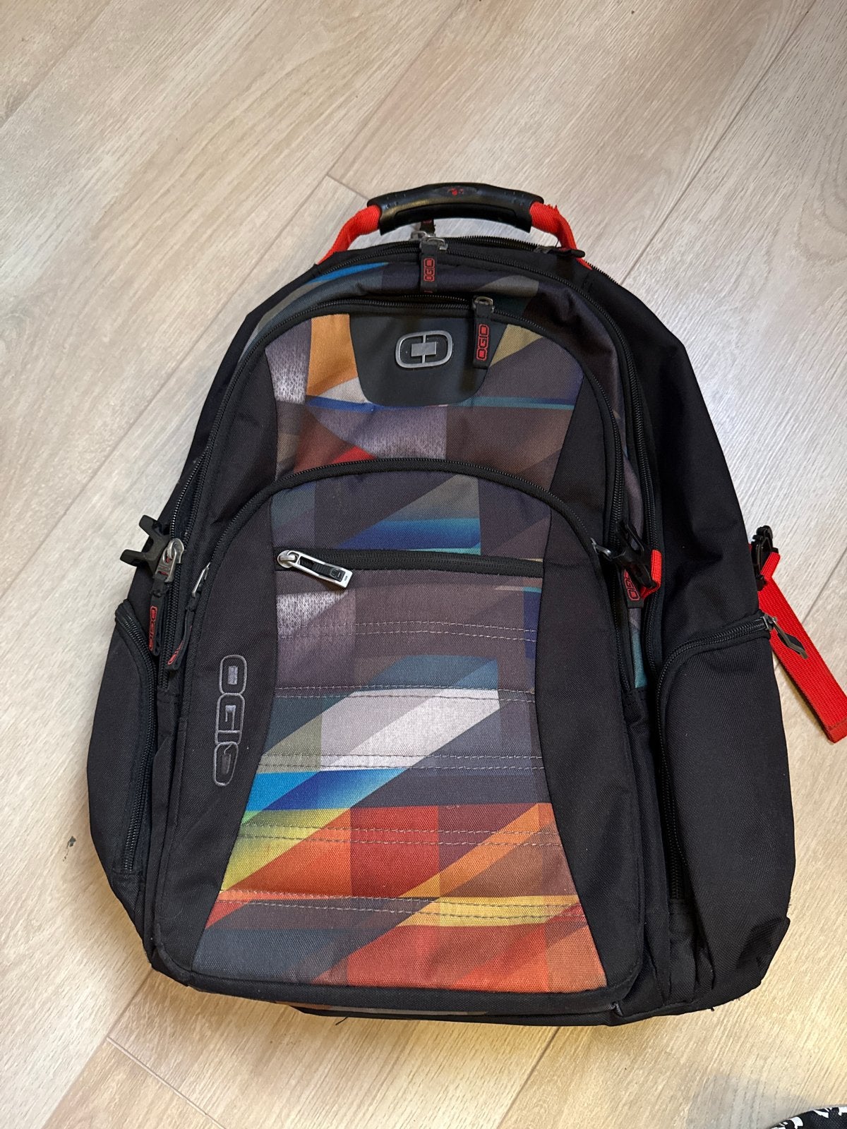 OGIO Rugzak met Laptopvak - Kleurrijk Design, 25 tot 40 cm, Ophalen of Verzenden, Zo goed als nieuw, Overige merken