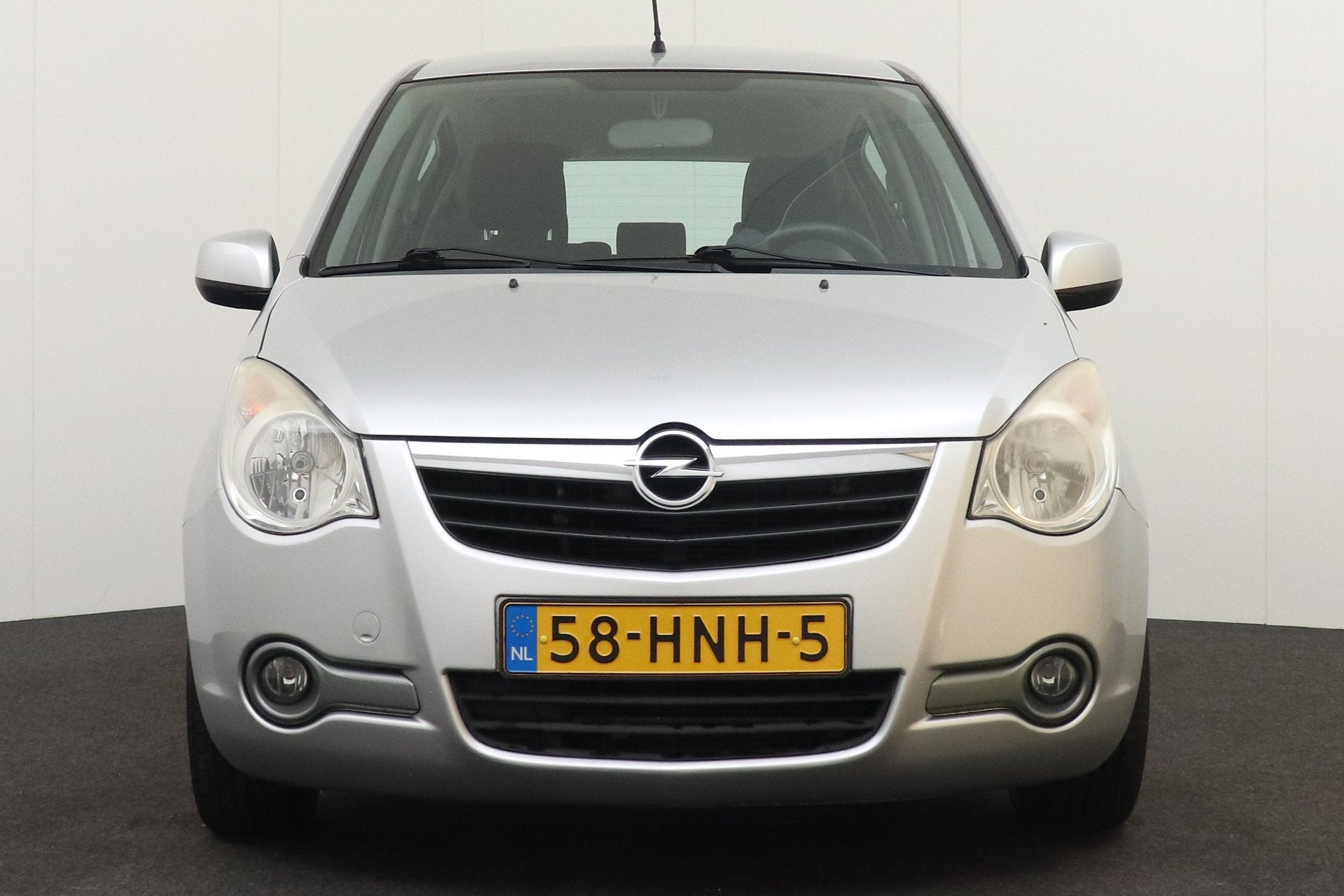 Opel Agila 1.2 86 PK Automaat Enjoy Airco Multimedia, Dealer onderhouden, Origineel Nederlands, Bedrijf, Zilver of Grijs