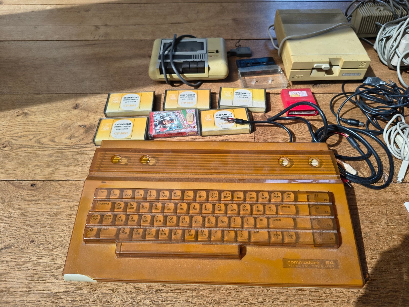 Commodore 64C Compl met Floppy Drive, Cassette en Accessoi, Computers en Software, Vintage Computers, Ophalen of Verzenden, Commodore