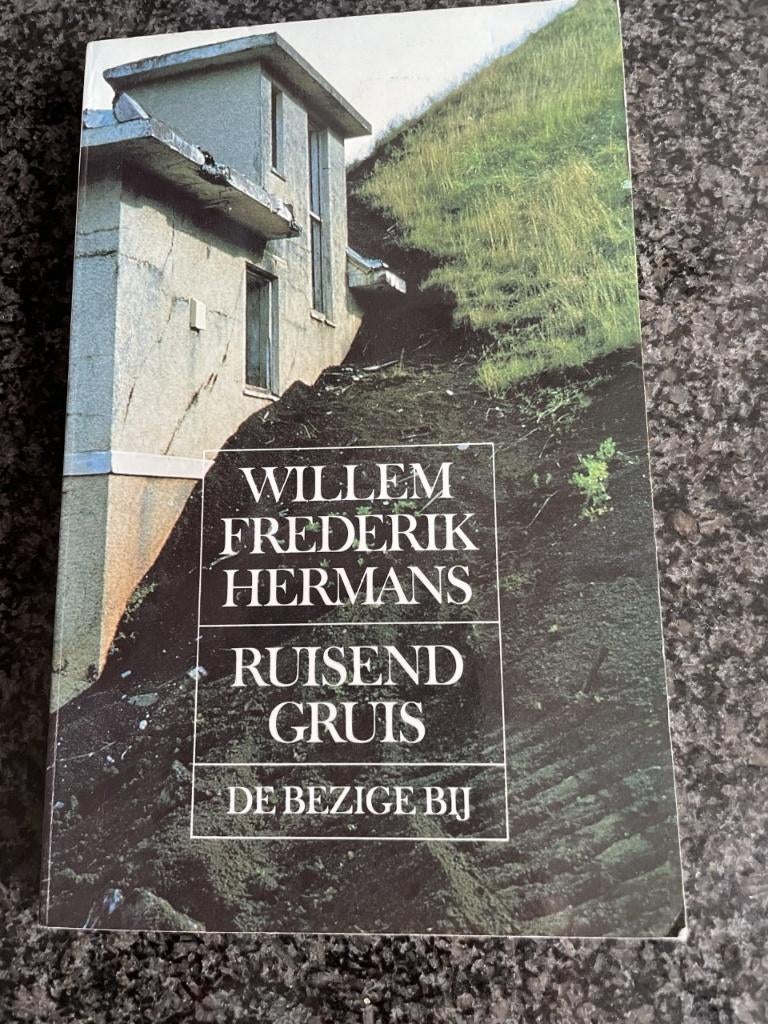 W.f.hermans / ruisend gruis, Ophalen of Verzenden