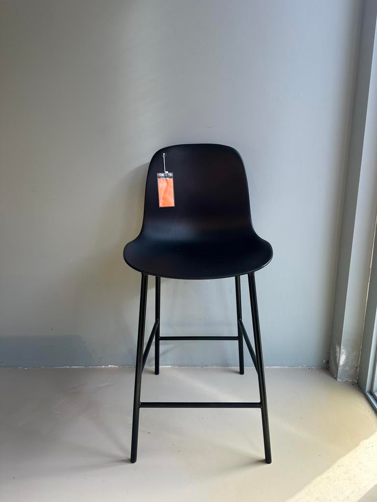Normann Copenhagen form Barkruk, Huis en Inrichting, Barkrukken, 1 kruk, Ophalen, Zo goed als nieuw, 60 tot 90 cm