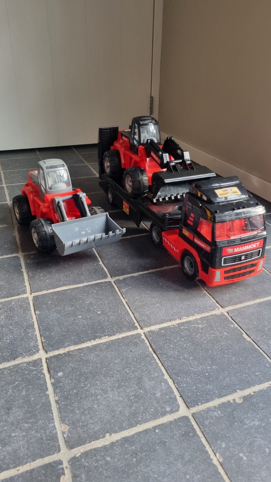 Speelgoed vrachtwagen met 2 shovels, Ophalen, Gebruikt