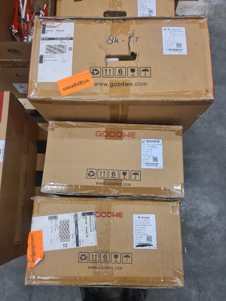 GoodWe omv1 fase 4200&5000DNS 3 fase 5,6,8kW Nieuw in doos, Doe-het-zelf en Verbouw, 200 wattpiek of meer, Goodwe, Nieuw, Compleet systeem