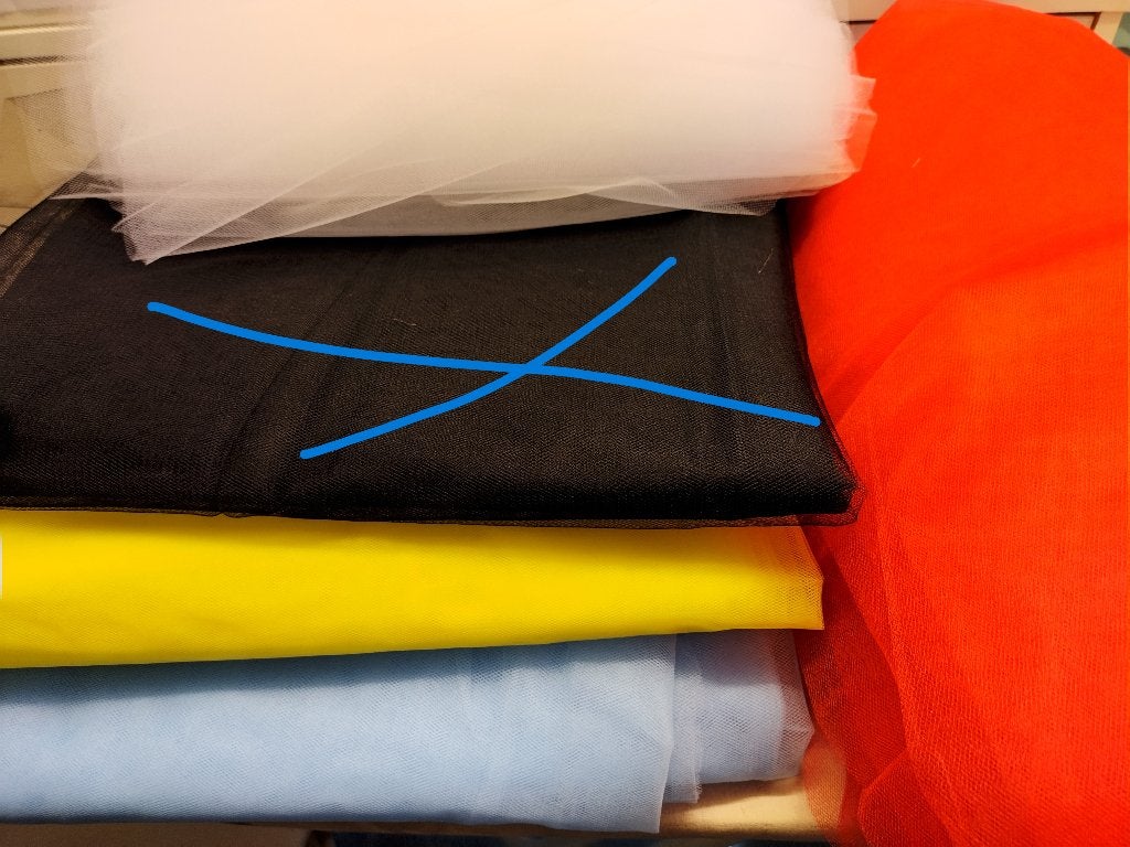Te koop aangeboden: Diverse kleuren tule stof , Hobby en Vrije tijd, Overige kleuren, 120 cm of meer, Ophalen of Verzenden, Katoen