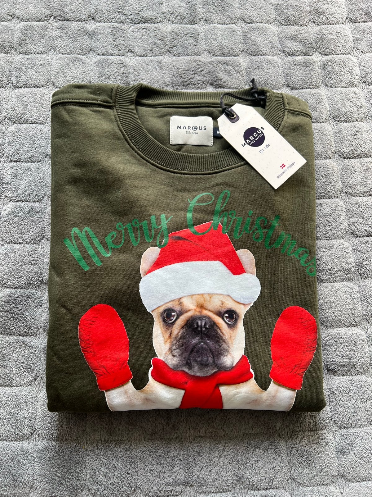 NIEUW - Marcus Kersttrui met Franse Bulldog - Maat M, Ophalen of Verzenden, Nieuw, Maat 48/50 (M), Groen