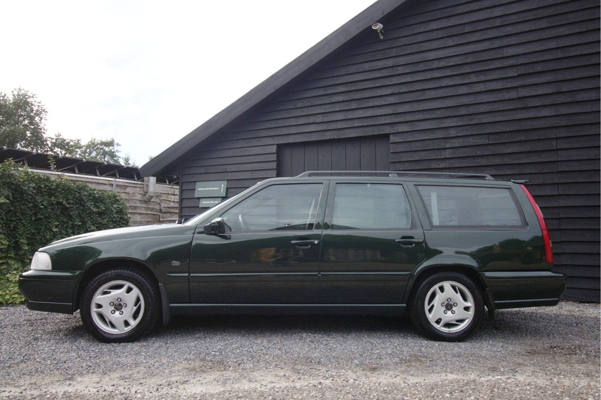 Volvo V70 2.0 Comfort line (bj 1997), Voorwielaandrijving, Dealer onderhouden, Stof, Gebruikt