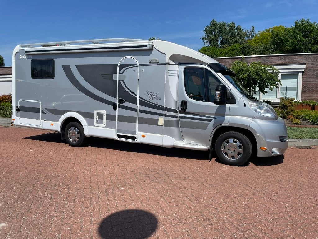 Dethleffs Magic Edition Silver 3.0 160 PK Automaat Queensbed, Automaat, Fiat, Luifel, Diesel