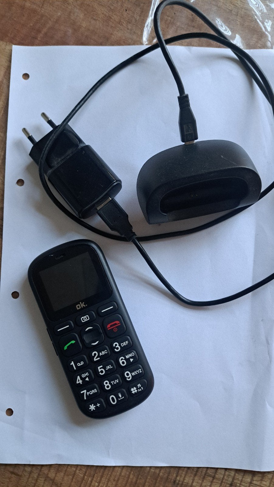 OK. Seniorentelefoon met oplaadstation, Telecommunicatie, Gebruikt, Geen camera, Ophalen of Verzenden, Klassiek of Candybar
