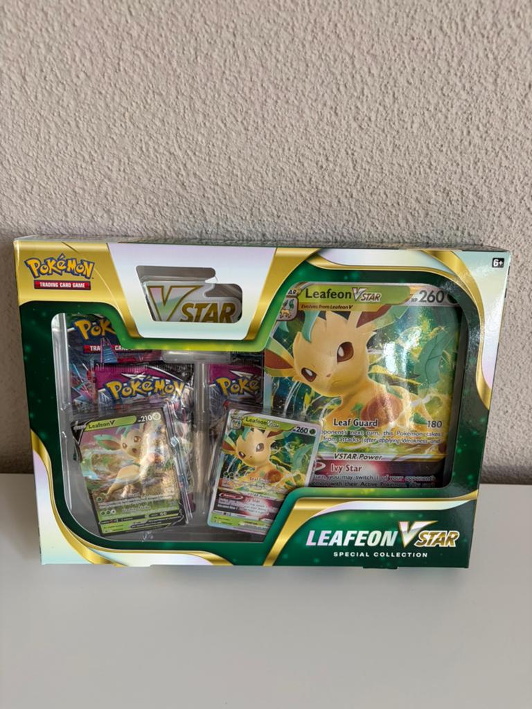 Leafeon Vstar Special collection, Ophalen of Verzenden, Zo goed als nieuw