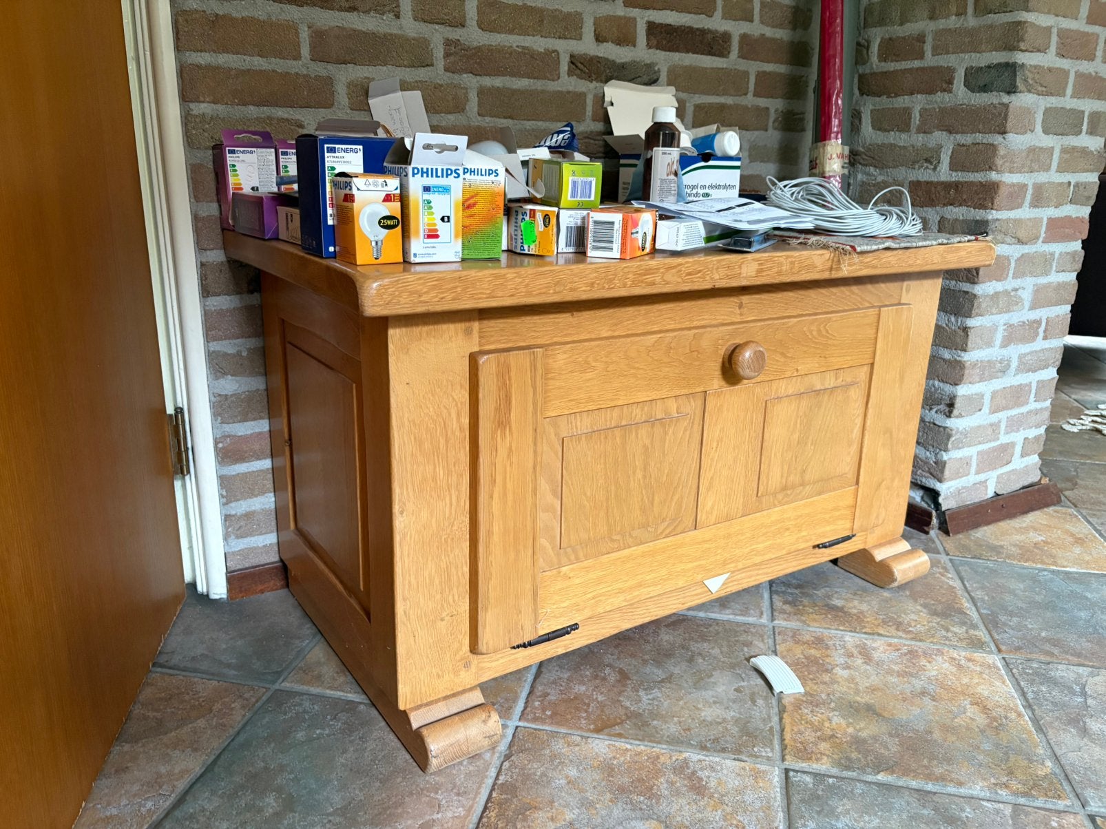 Dekenkist en eettafel, Ophalen, Zo goed als nieuw, 25 tot 50 cm, 50 tot 100 cm