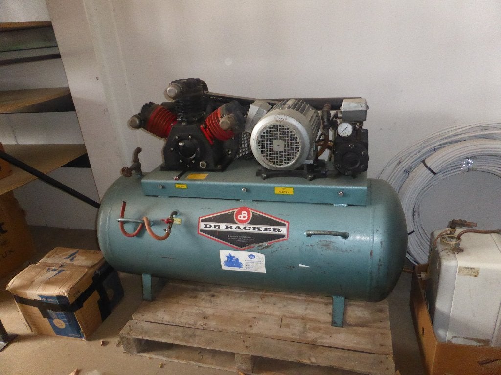 compressor 380 volt, Doe-het-zelf en Verbouw, Compressors, Ophalen, Gebruikt, 200 tot 400 liter/min, 10 bar of meer