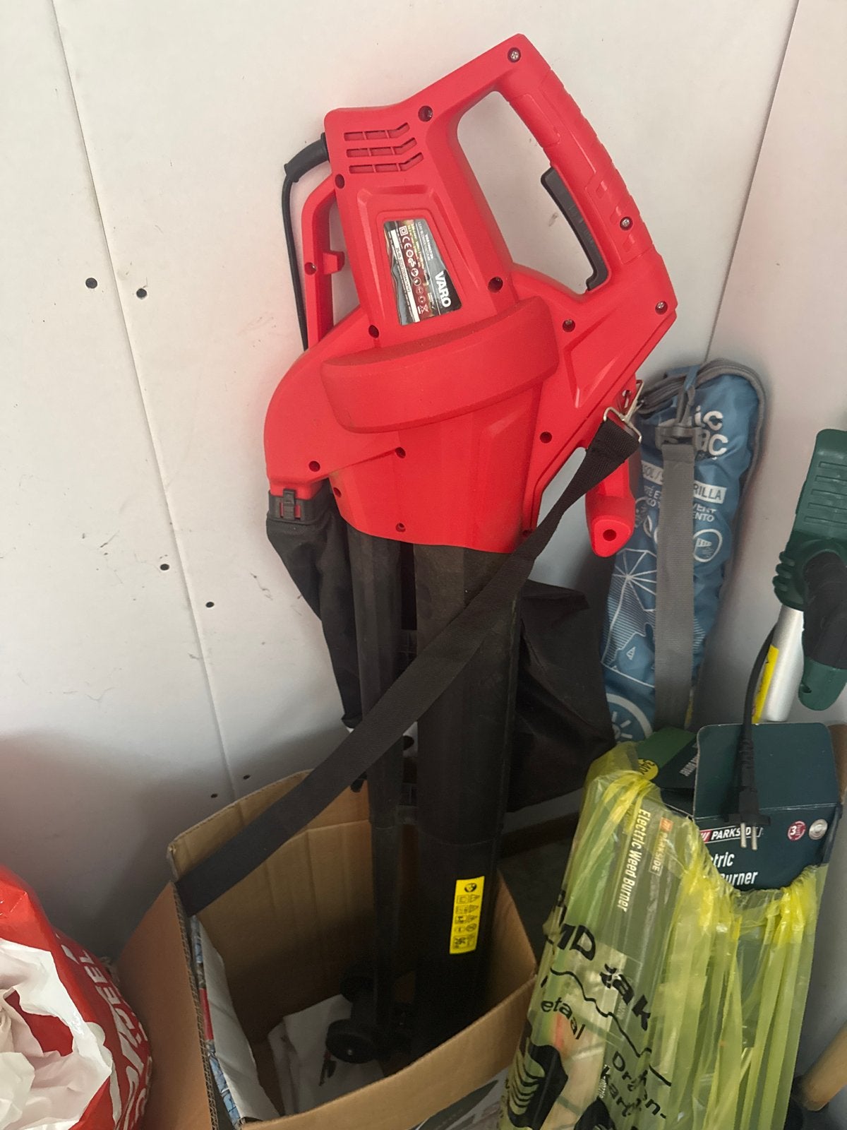 Varo bladblazer/bladzuiger 3300W met versnipperfunctie, Ophalen, Handgedragen, Zo goed als nieuw, Met opvangzak