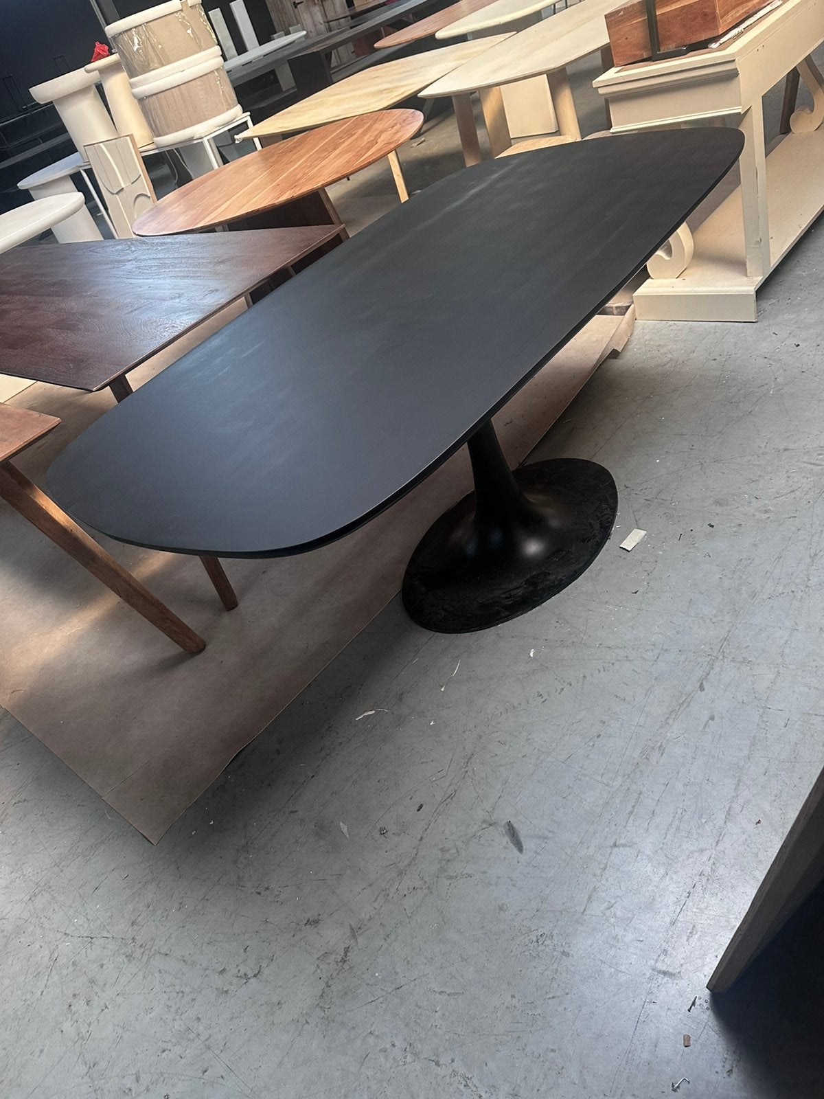 Eettafel Deens Ovaal Mangohout Tulp poot 180x100, 100 tot 150 cm, 200 cm of meer, Ophalen of Verzenden, Zo goed als nieuw