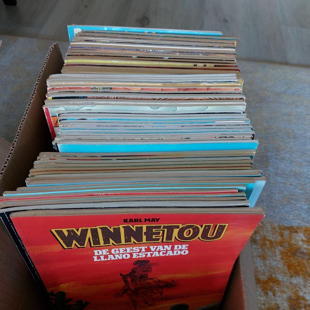 Rommelmarkt, Koningsdag, stripboeken, Ophalen, Gebruikt