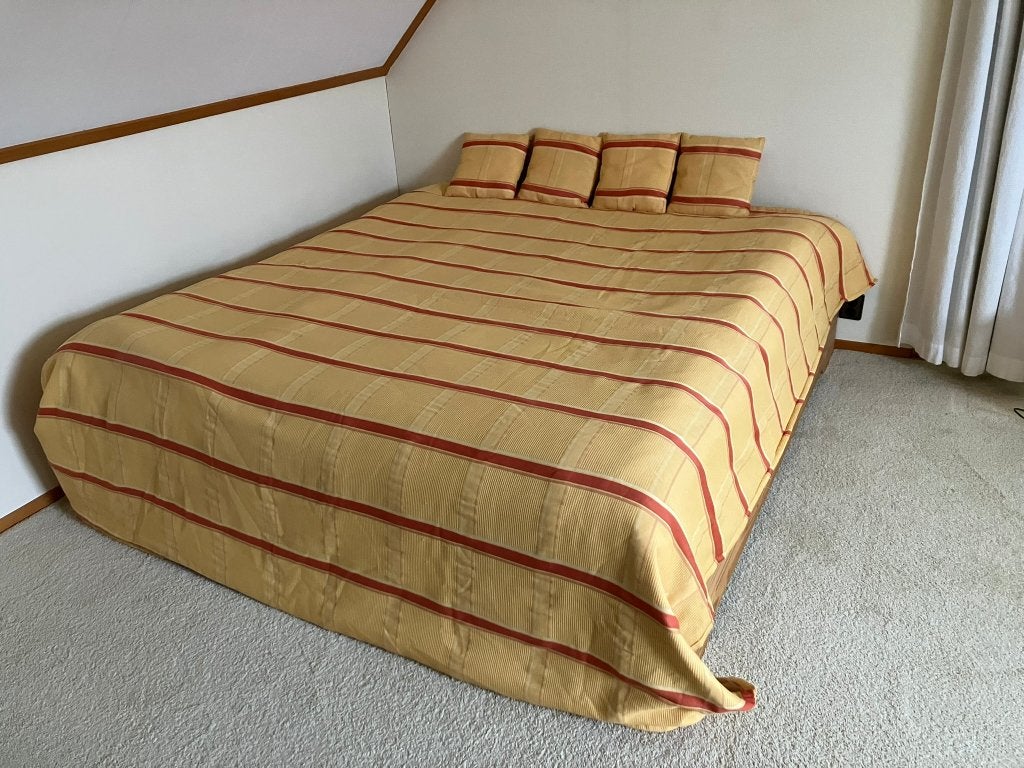 2-persoons bedsprei 250x260cm met 4 kussentjes, Gebruikt, Meerkleurig, Tweepersoons, Ophalen of Verzenden